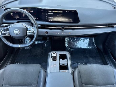 Used 2024 Nissan Ariya AWD image 12