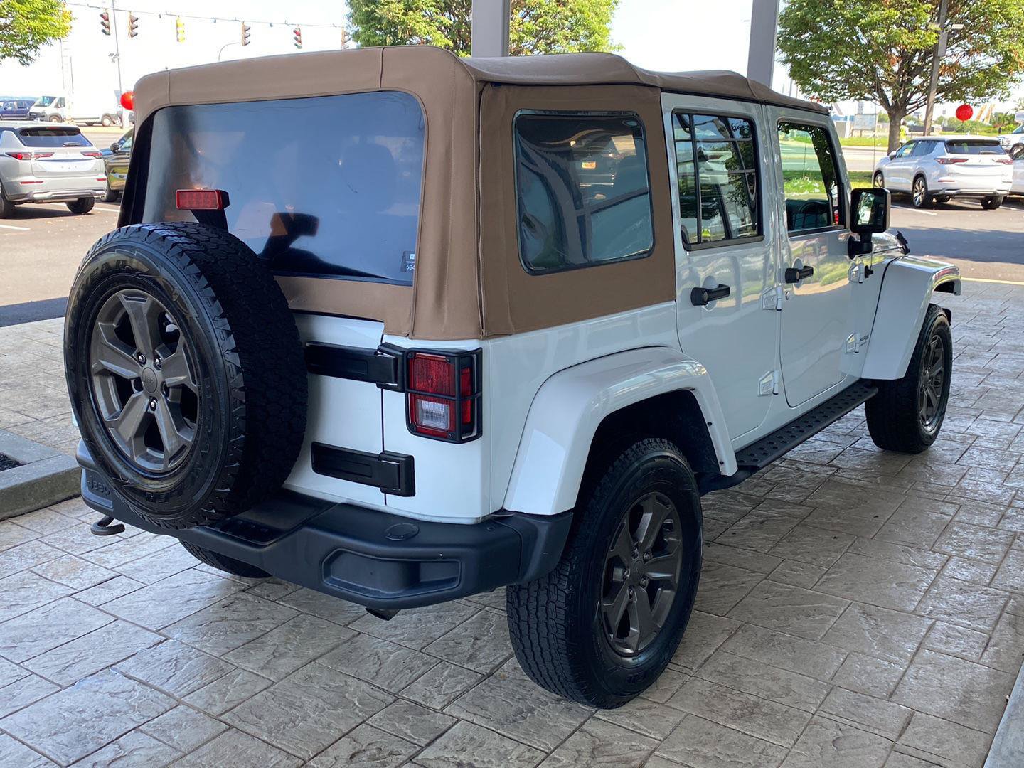 Used 2018 Jeep Wrangler Unlimited Sport AWD/4WD image 8