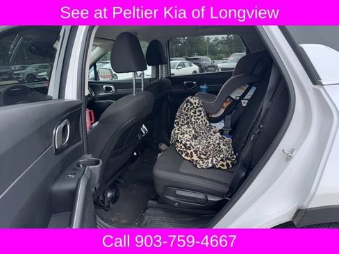 Used 2024 Kia Sorento LX FWD image 12