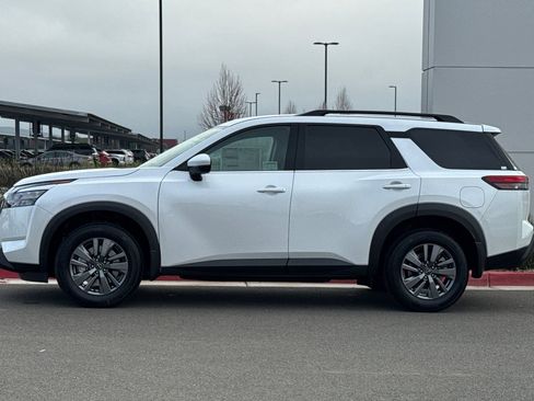 New 2025 Nissan Pathfinder SV image 7
