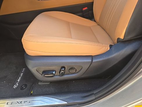 Certified 2025 Lexus NX 250 FWD w/ Premium Package image 22