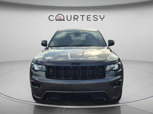 Used 2019 Jeep Grand Cherokee Altitude RWD image 10