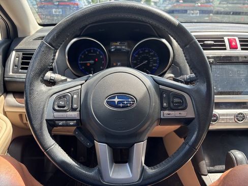 Used 2017 Subaru Outback 2.5i Limited AWD/4WD image 2