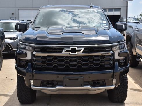 Used 2025 Chevrolet Silverado 1500 ZR2 w/ Technology Package AWD/4WD image 3