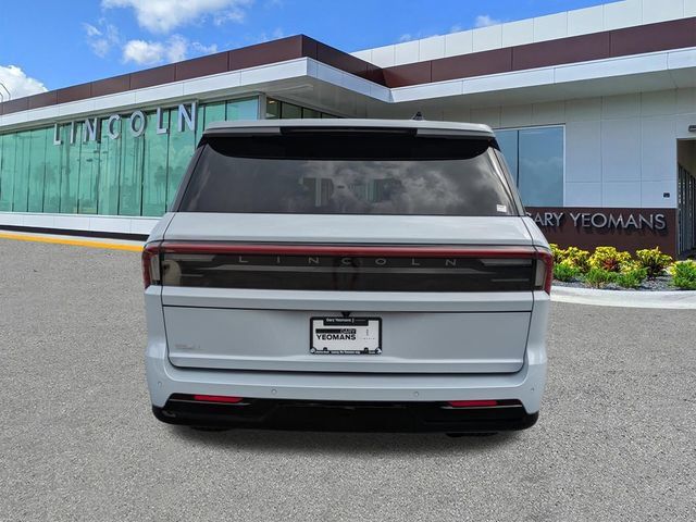 New 2026 Lincoln Navigator Premiere AWD/4WD image 5