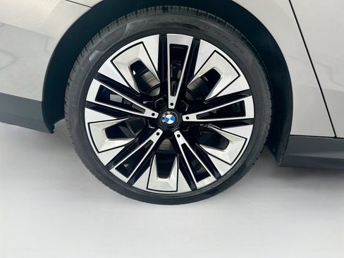 Used 2025 BMW 530i w/ Premium Package RWD image 33