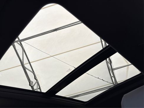 New 2025 Cadillac XT6 Luxury image 32