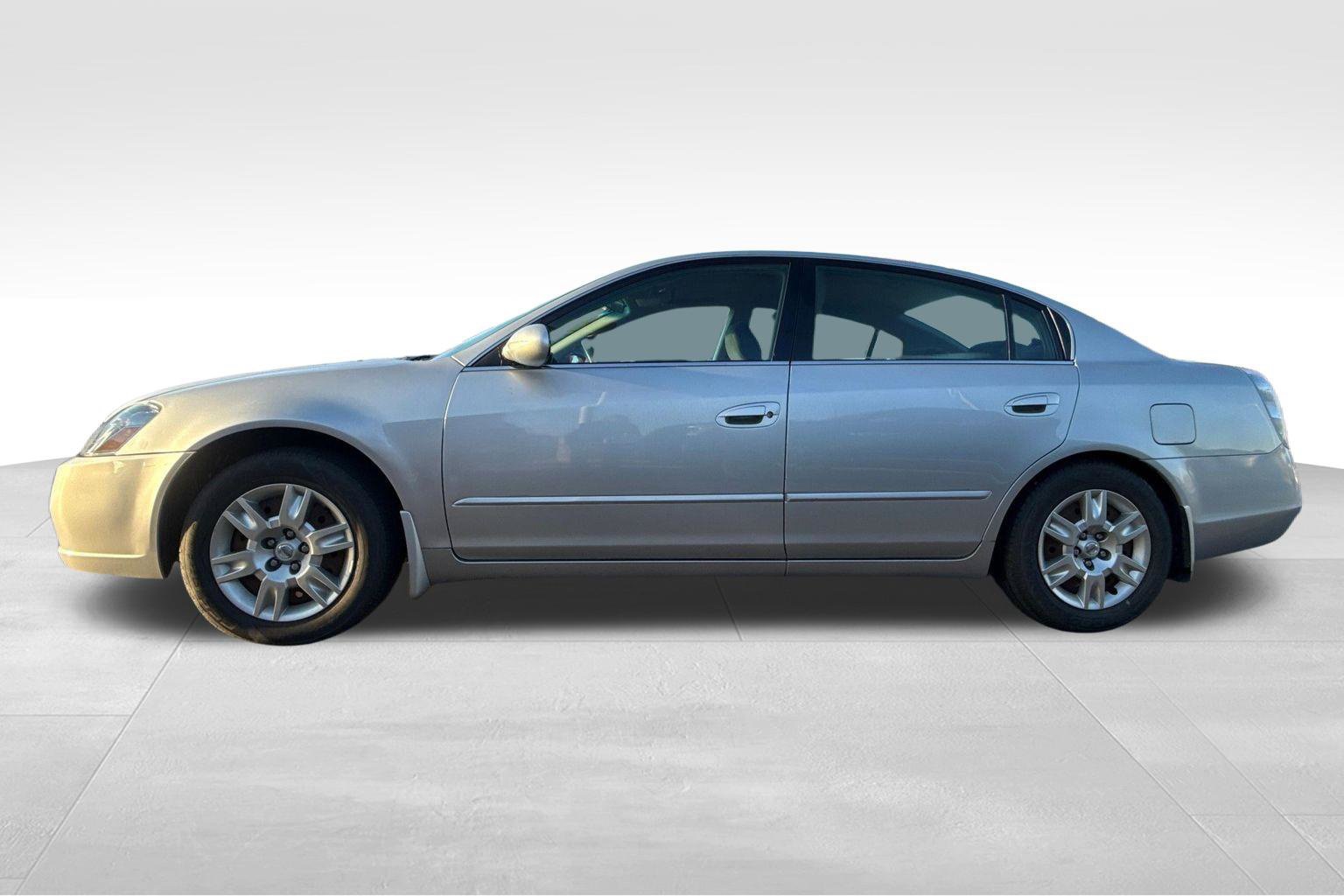 Used 2005 Nissan Altima 2.5 S w/ (S02) Side Airbags Pkg FWD image 8