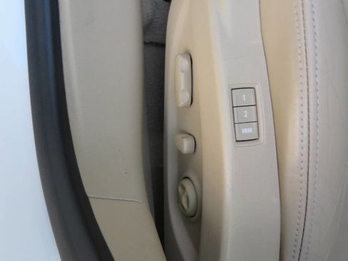 Used 2013 Buick LaCrosse Leather image 17