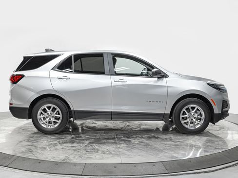 Used 2024 Chevrolet Equinox LS w/ LS Convenience Package AWD/4WD image 8