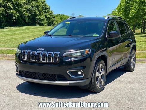 Used 2019 Jeep Cherokee Limited w/ Technology Group AWD/4WD image 3
