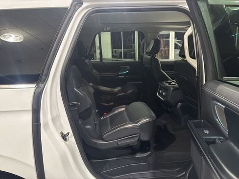 Used 2025 Ford Expedition Max Platinum AWD/4WD image 37