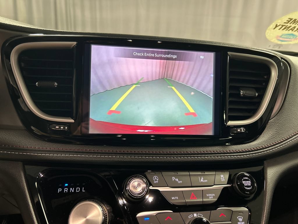 New 2027 Chrysler Pacifica Select FWD image 16