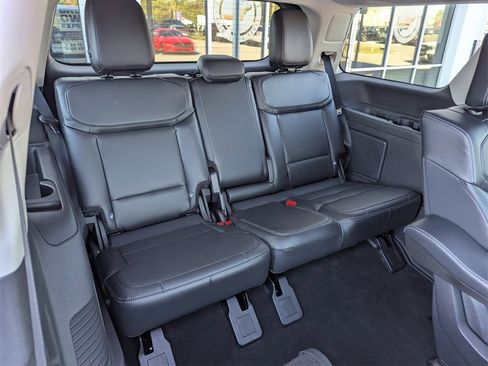 New 2025 Ford Expedition Platinum w/ Driver's Package image 38