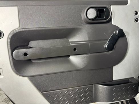 Used 2007 Jeep Wrangler Unlimited X image 31