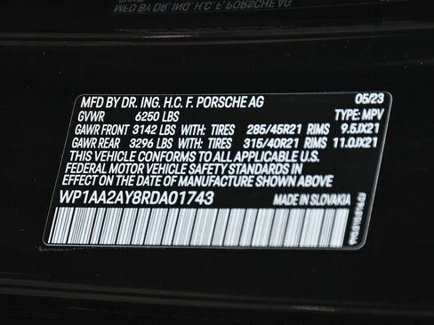 Used 2024 Porsche Cayenne AWD/4WD image 21