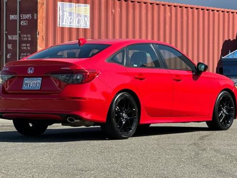 Used 2024 Honda Civic Sport image 4