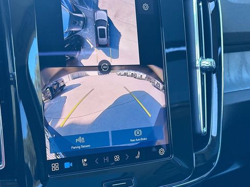 Used 2025 Volvo XC40 B5 Ultra w/ Climate Package image 24