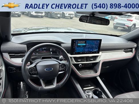 Used 2025 Ford Explorer ST-Line w/ ST-Line Street Pack AWD/4WD image 14