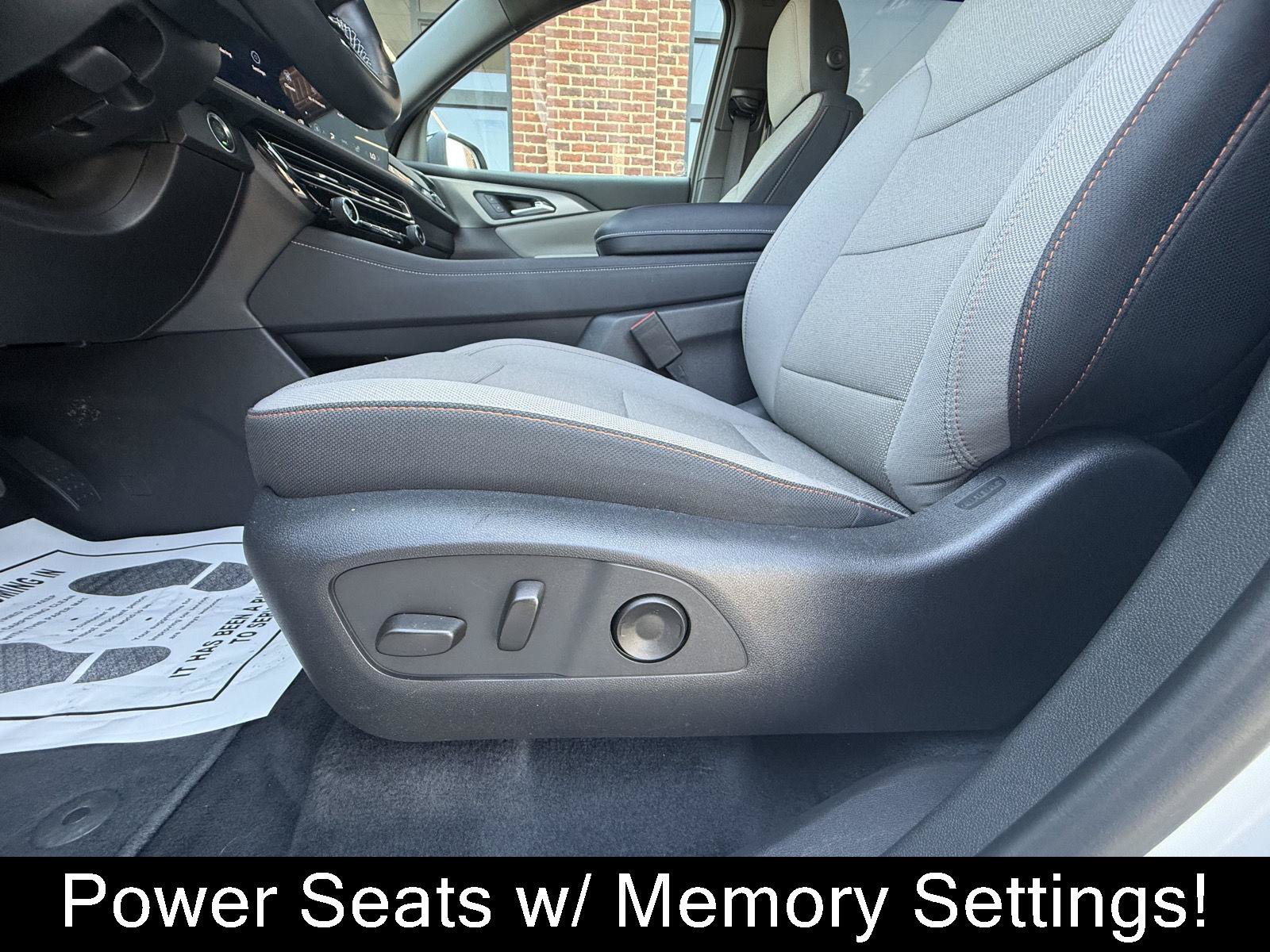 Used 2026 Chevrolet Traverse LT w/ Driver Confidence Package FWD image 15