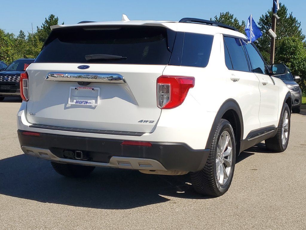Certified 2023 Ford Explorer XLT w/ Equipment Group 202A AWD/4WD image 4