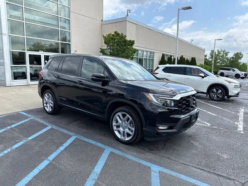 Used 2024 Honda Passport EX-L image 3