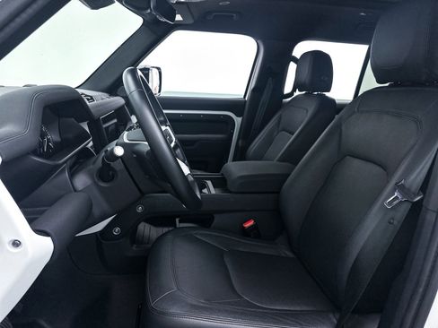 Used 2023 Land Rover Defender 110 S image 6