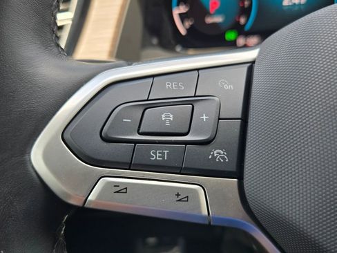 Certified 2025 Volkswagen Atlas SEL Premium R-Line AWD/4WD image 23