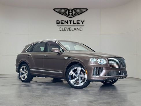 Used 2025 Bentley Bentayga image 1