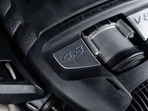 Used 2016 Porsche Cayenne Turbo AWD/4WD image 36