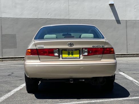 Used 2000 Toyota Camry LE image 4