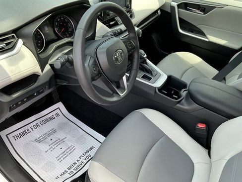 Used 2022 Toyota RAV4 XLE Premium AWD/4WD image 10