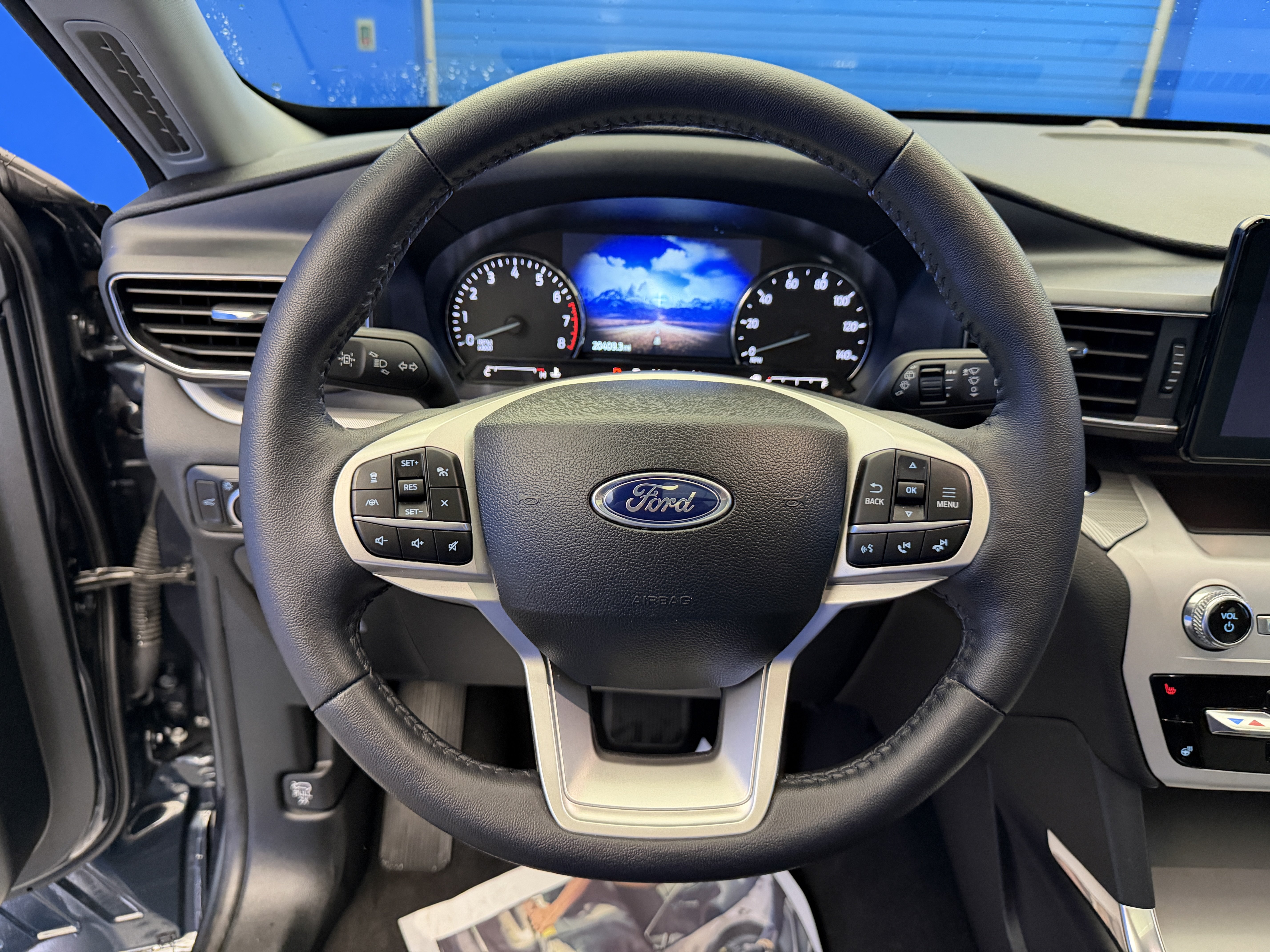 Used 2024 Ford Explorer XLT w/ Equipment Group 202A AWD/4WD image 16