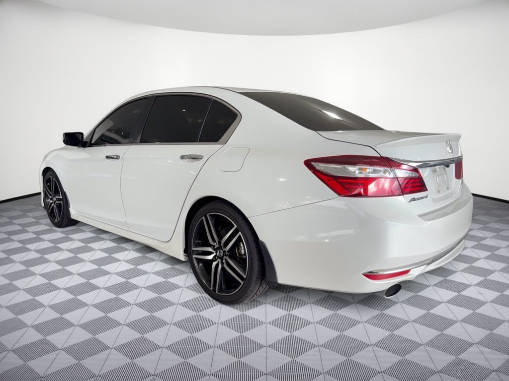 Used 2016 Honda Accord Sport image 3