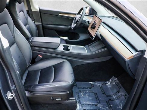 Used 2023 Tesla Model Y Long Range image 30