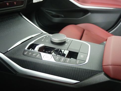 Certified 2025 BMW 330i Sedan image 28