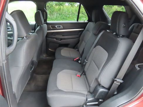 Used 2018 Ford Explorer XLT w/ Equipment Group 201A AWD/4WD image 25