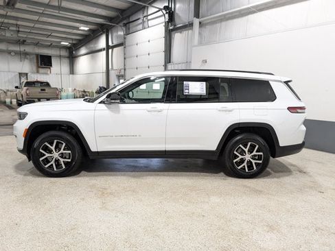 Used 2025 Jeep Grand Cherokee L Limited w/ Trailer Tow Package AWD/4WD image 6