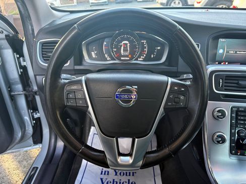 Used 2018 Volvo S60 T5 Dynamic FWD image 33