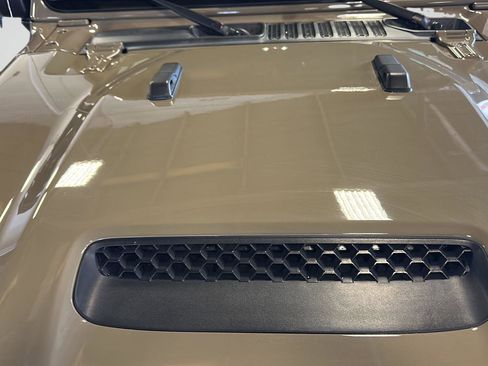 Used 2020 Jeep Gladiator Mojave AWD/4WD image 4