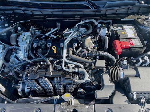 Used 2023 Nissan Altima 2.5 SR w/ SR Premium Package image 32