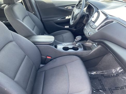 Used 2024 Chevrolet Malibu LT image 9
