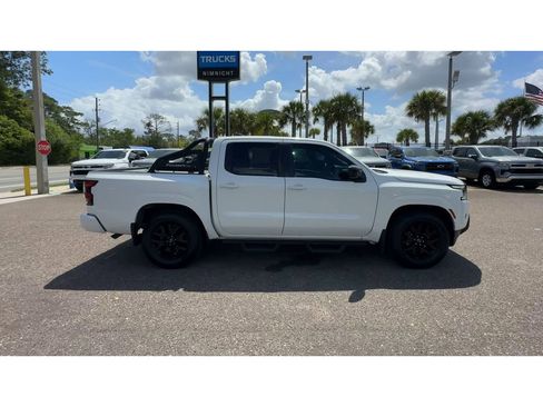 Used 2023 Nissan Frontier SV w/ Midnight Edition Package image 9