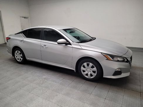 Used 2019 Nissan Altima 2.5 S FWD image 11