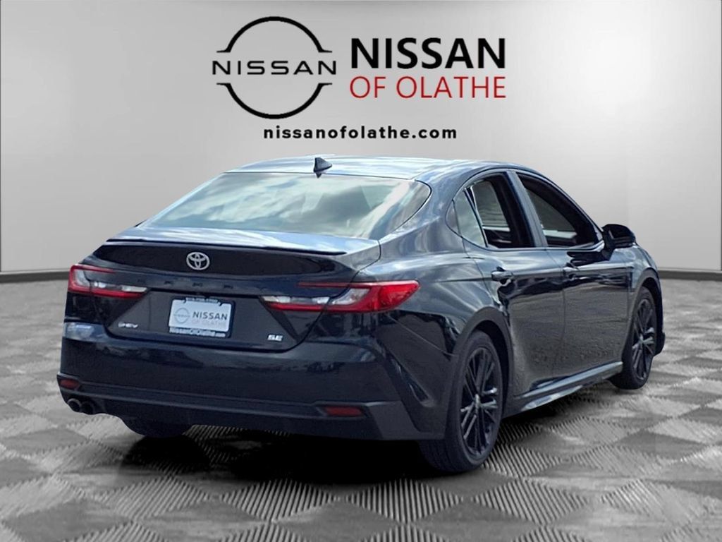 Used 2025 Toyota Camry SE FWD image 30