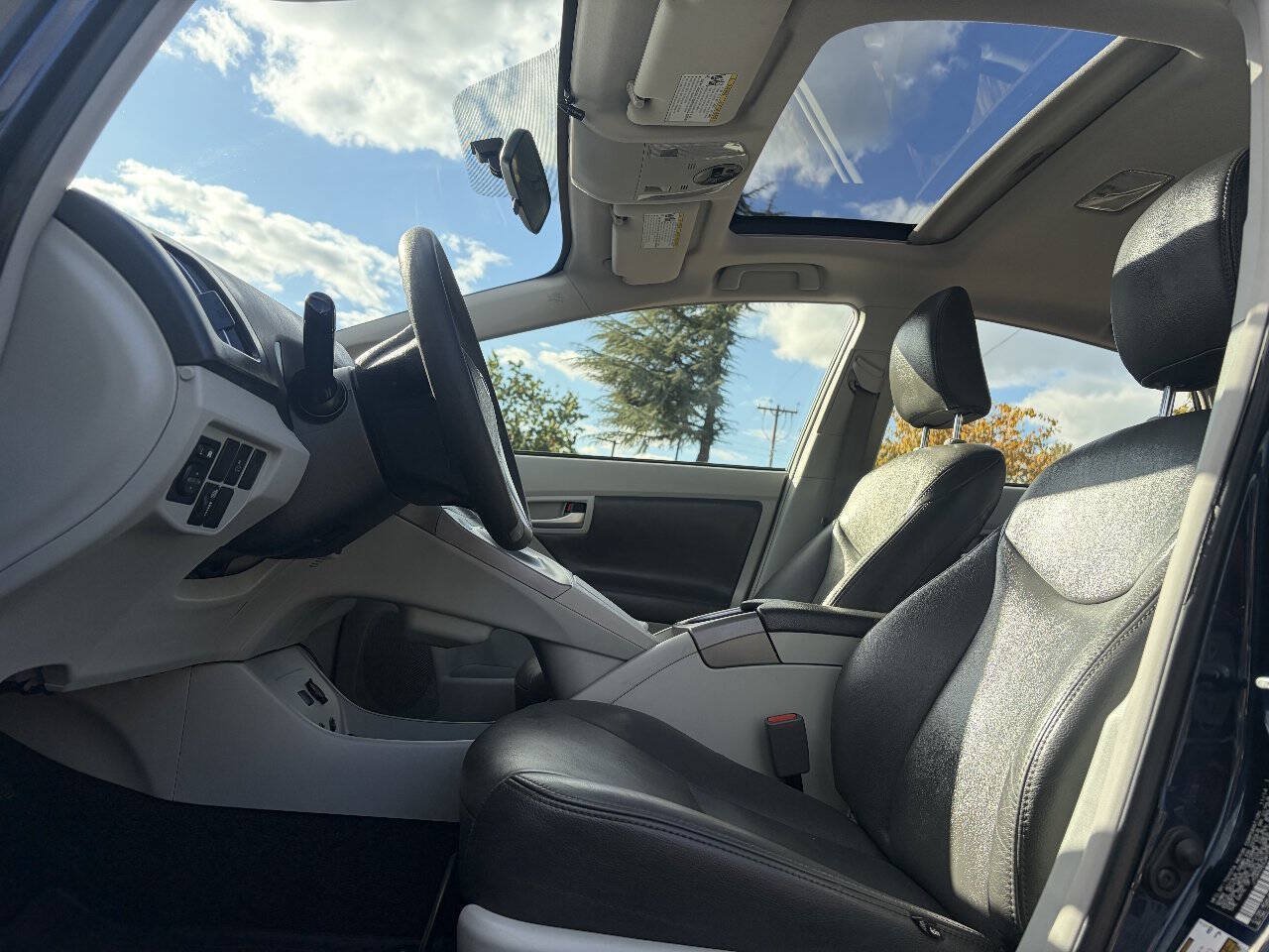 Used 2015 Toyota Prius Three w/ Solar Roof Package FWD image 7