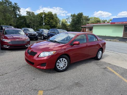Used 2010 Toyota Corolla LE w/ All Weather Guard Pkg FWD image 2