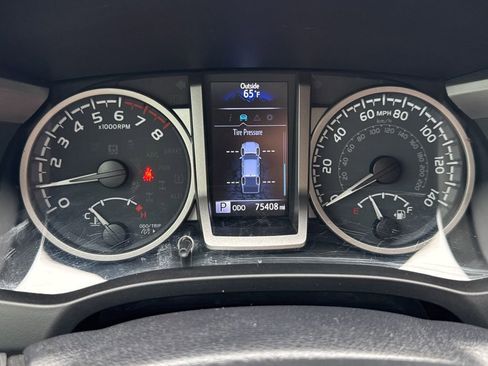 Used 2022 Toyota Tacoma SR5 w/ Technology Package RWD image 10
