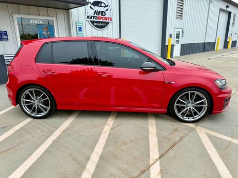 Used 2017 Volkswagen Golf R 4-Door AWD/4WD image 10