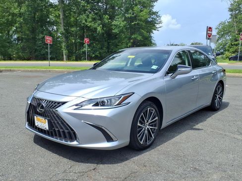 Used 2024 Lexus ES 350 w/ Premium Package FWD image 3